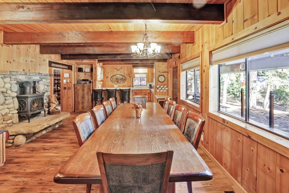 Dining room to Kitchen
