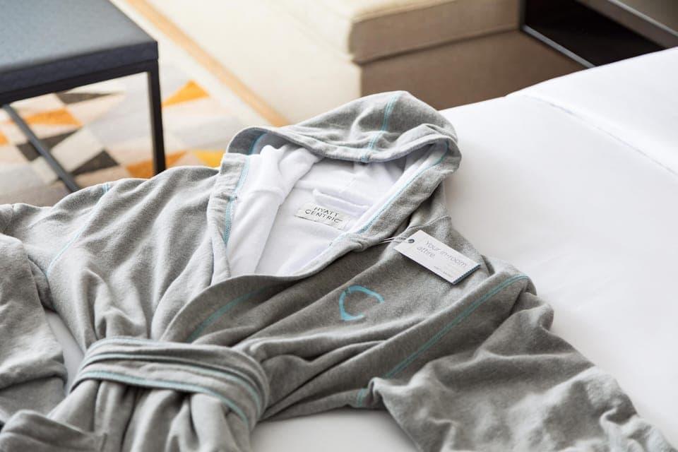 Hypo-allergenic bedding, down comforters, in-room safe, desk