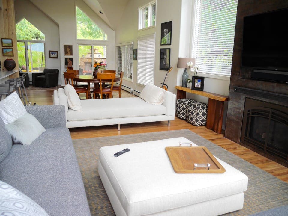 Beautifully remodeled Main Floor, Private Large Jacuzzi on back Porch facing Mt.