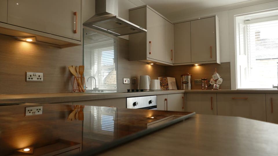 Apartment, 2 Bedrooms | 2 bedrooms, desk, free WiFi
