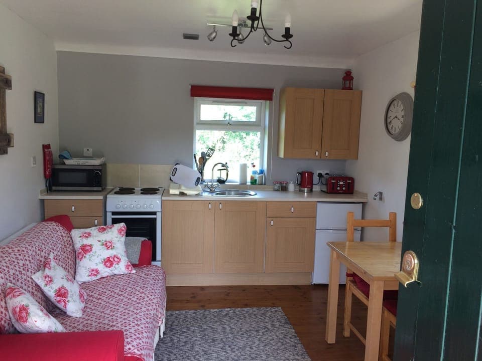 kitchen/living room with all appliances.