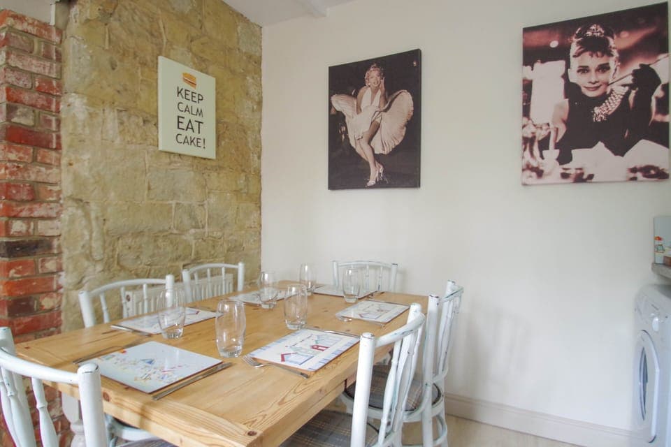 Cottage kitchen with pine extending table & Bentwood chairs