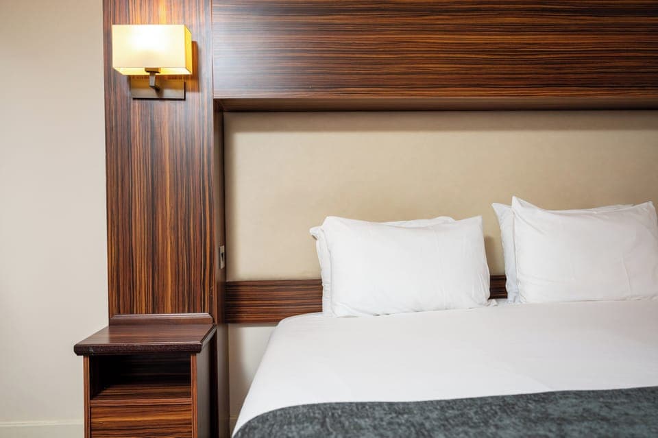 Double Room | Desk, iron/ironing board, free WiFi, bed sheets