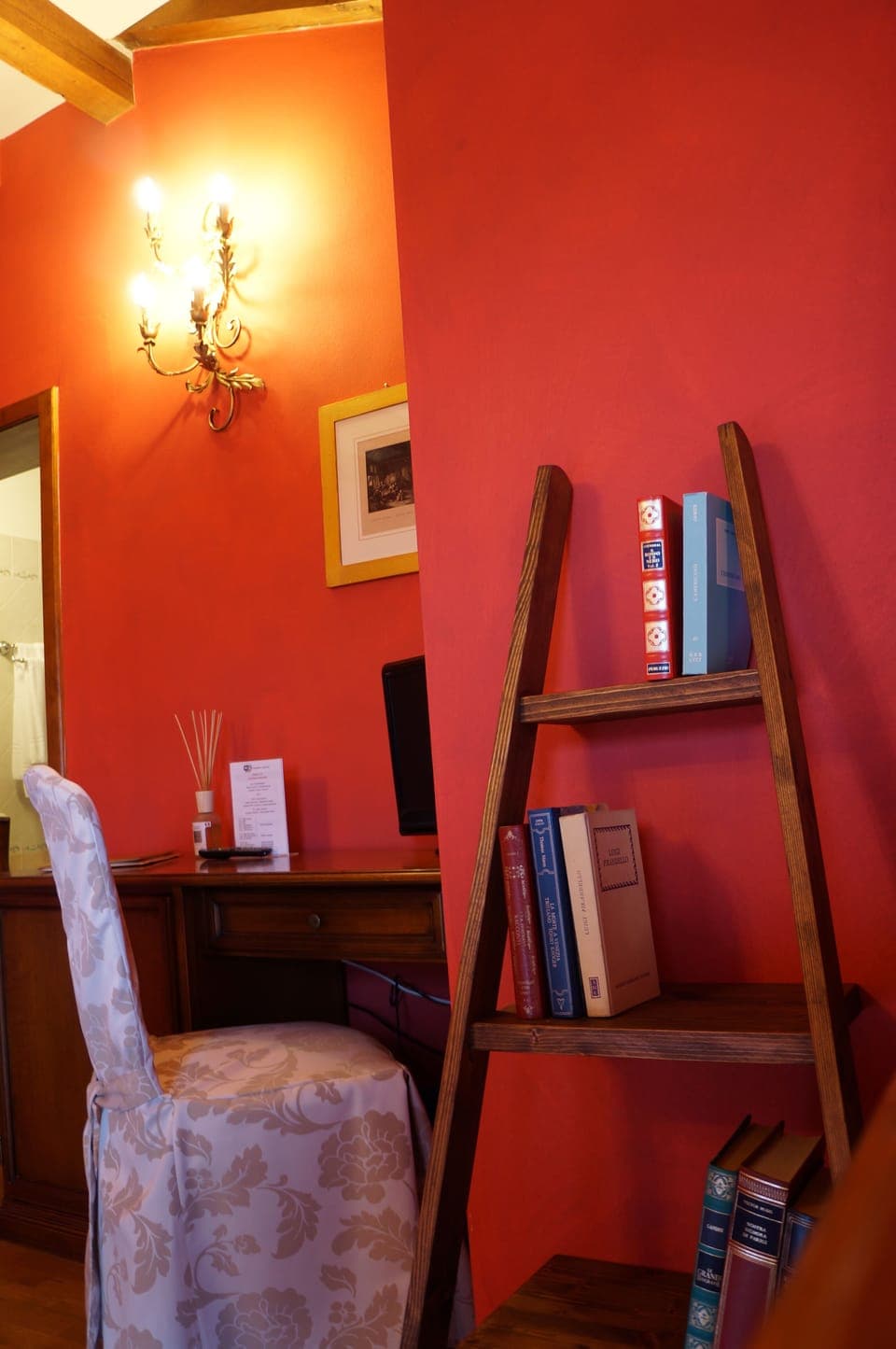 Double or Twin Room, Vineyard View | Minibar, in-room safe, desk, free WiFi