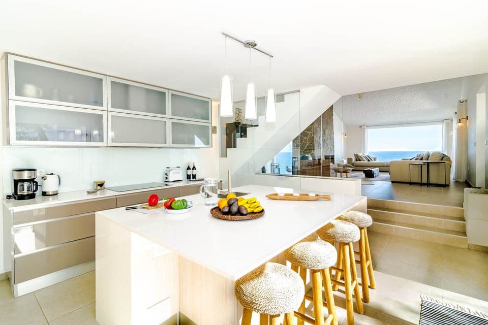 Kitchen with Breakfast seating 