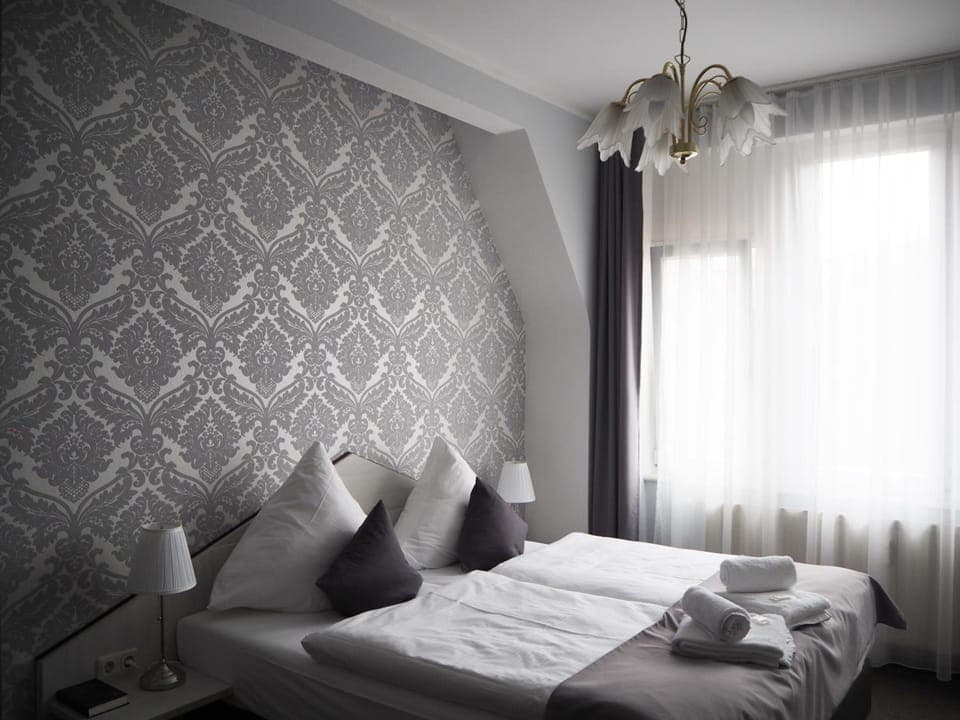 Soundproofing, free WiFi, bed sheets