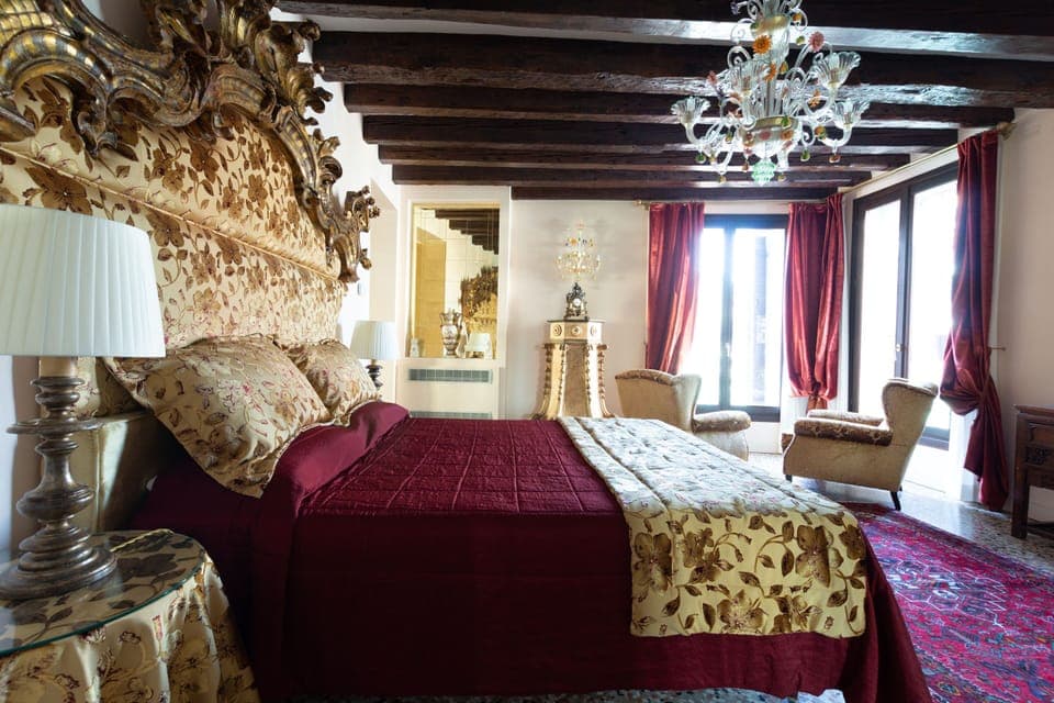 Junior Suite | Minibar, desk, free WiFi, bed sheets