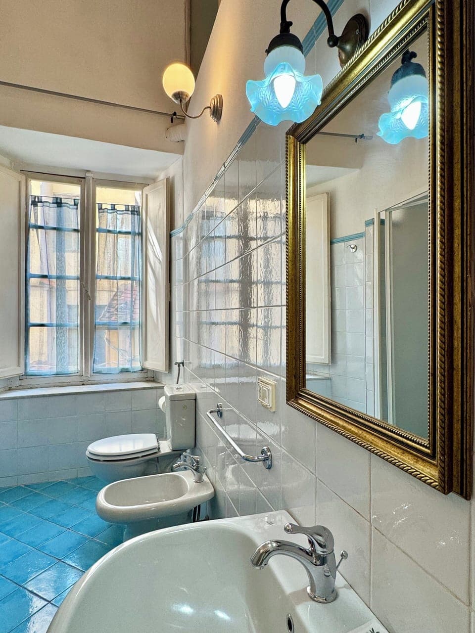 Triple Room, Private Bathroom (External) | Bathroom | Shower, free toiletries, hair dryer, bidet