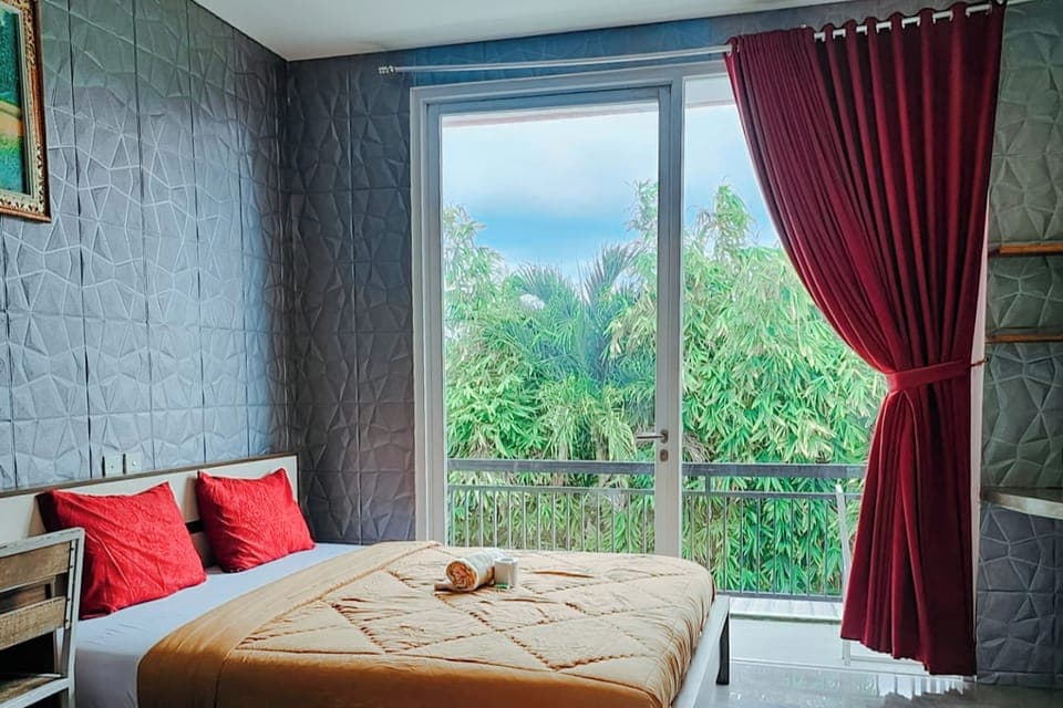Deluxe Double Room, Private Bathroom | Free WiFi, bed sheets