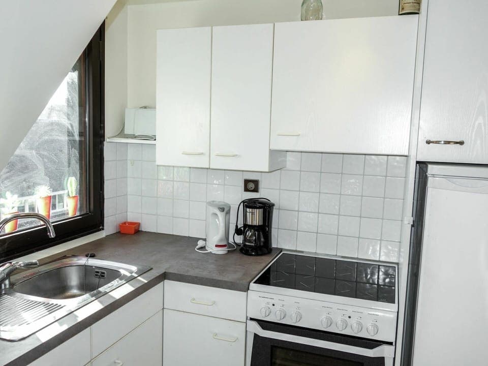 Kitchen Sink, Cabinetry, Property, Sink, Countertop, Kitchen Stove, Building, Kitchen Appliance, Tap, Kitchen