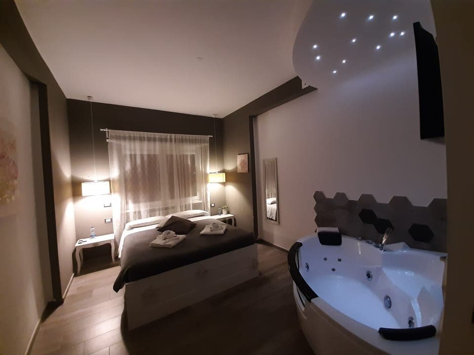 Double Room (Peonia) | 1 bedroom, desk, free cribs/infant beds, rollaway beds