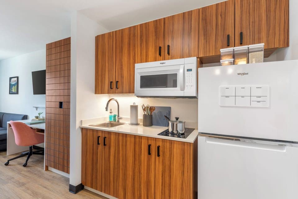 Fridge, microwave, stovetop, coffee/tea maker