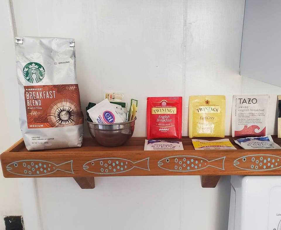 Complimentary coffee, tea & condiments!