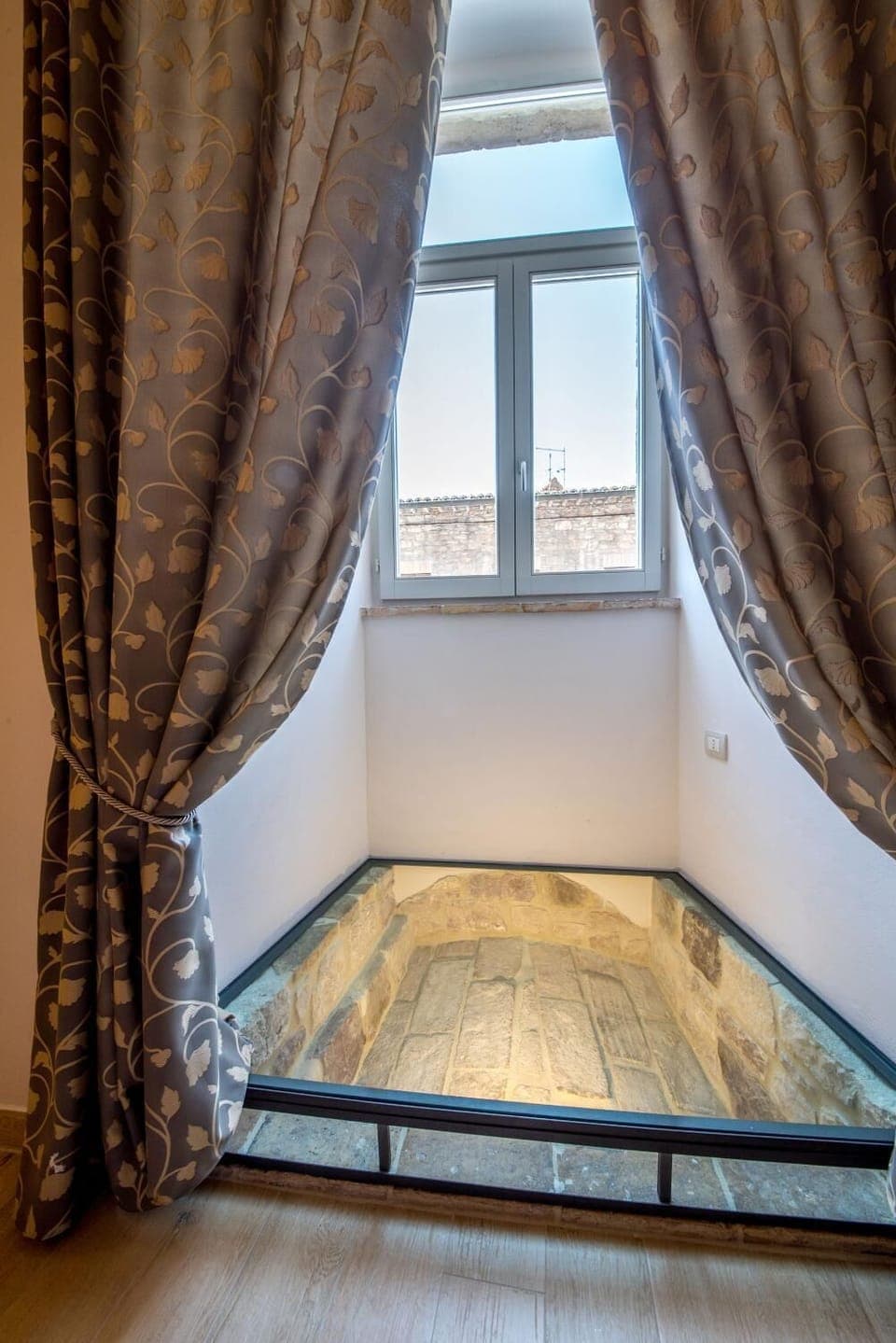 Premium bedding, minibar, individually furnished, blackout drapes