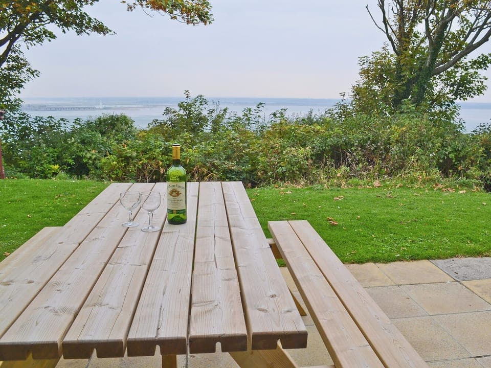 Sitting-out-area | Solent View, Freshwater