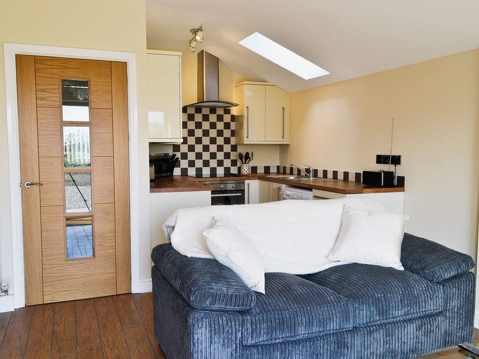 Open plan living/dining room/kitchen | Ashington Holiday Cottages - Hawthorne Cottage, Skegness