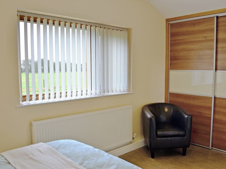 Bedroom | Ashington Holiday Cottage - Oak Cottage, Skegness