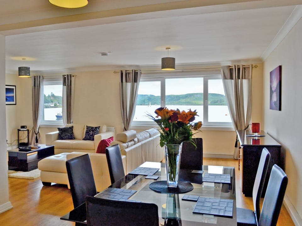 Open plan living/dining room/kitchen | Seaview, Oban