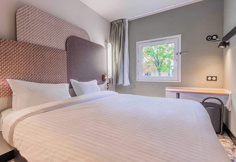 Double Room, Non Smoking | Desk, soundproofing, free WiFi, bed sheets