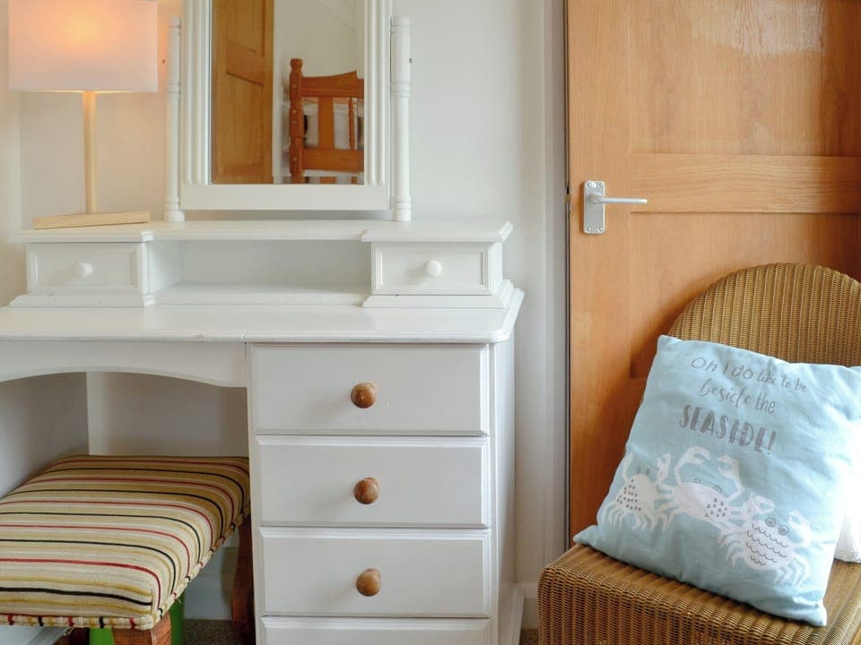 Bunk bedroom | Overland Cottage, Holt