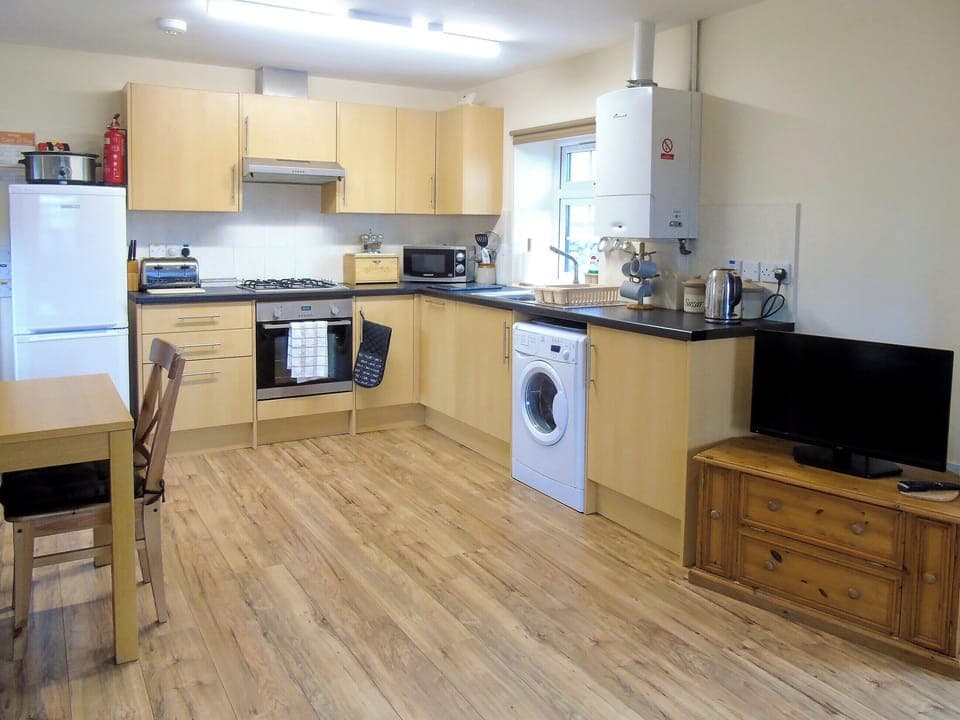 Kitchen and dining area | Tan Rallt Barn, Tregarth, near Bangor