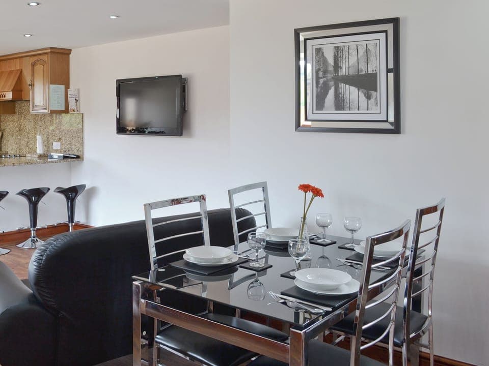 Contemporary dining area | Roslyn Cottage, Hamsterley, near Wolsingham