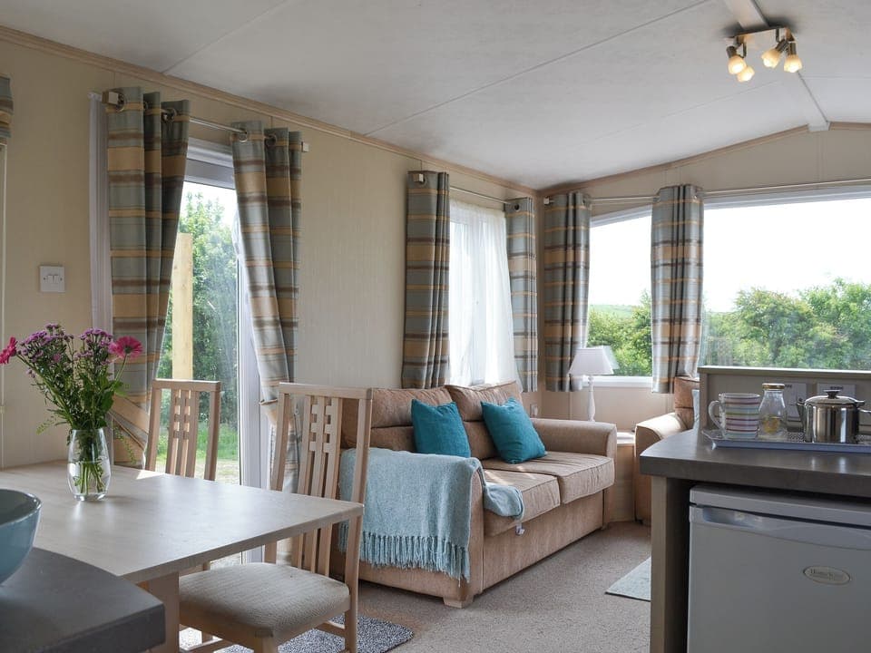 Open plan living space | Porthdy Crey r Wen - Neuadd Wen Cottages, Llanfachraeth, near Holyhead