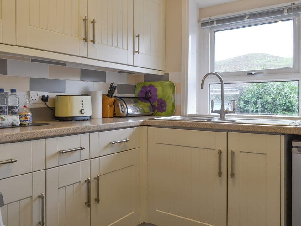Fully appointed fitted kitchen | Isallt, Nantlle, near Beddgelert