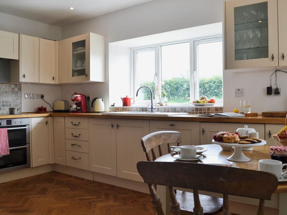 Kitchen and breakfast area | Tre Anna Lodge, Dwyran, near Llanfairpwllgwyngyll