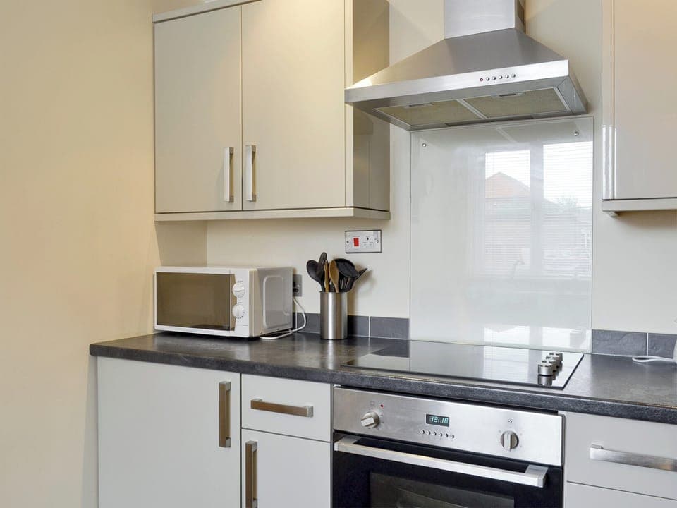 Fully fitted kitchen | Mews Cottage, Bridlington