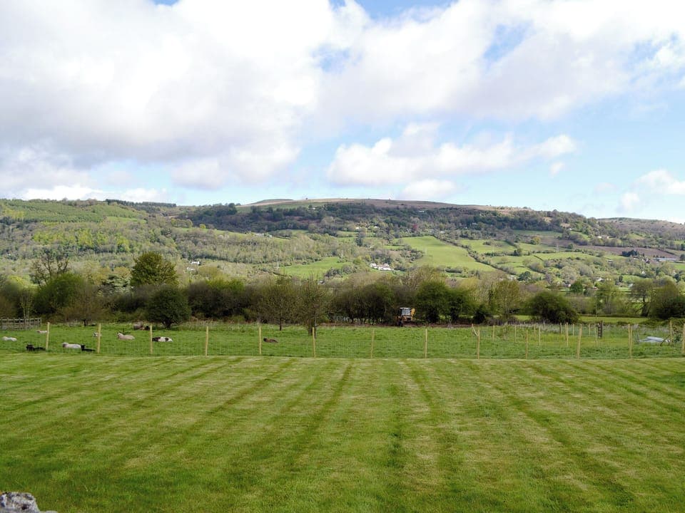 Fabulous views of the Black Mounatins | Little Barn, Govilon, near Abergavenny