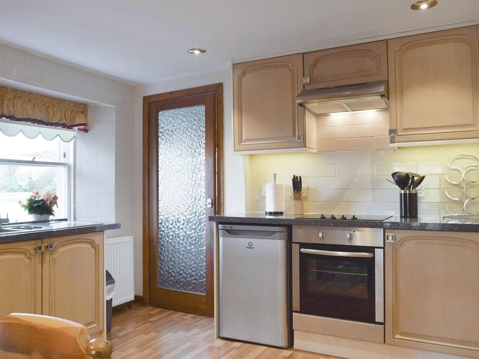 Well-equipped fitted kitchen | Boatland Cottage, Perth