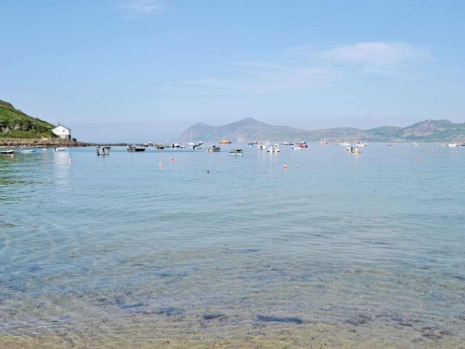 Ty Coch Inn Porthdinllaen | Snowdonia Mountains and Coast, Wales