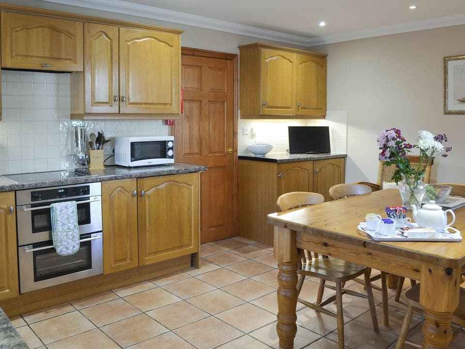 Spacious kitchen with dining area | Ferguson - Warenford Cottages, Bamburgh