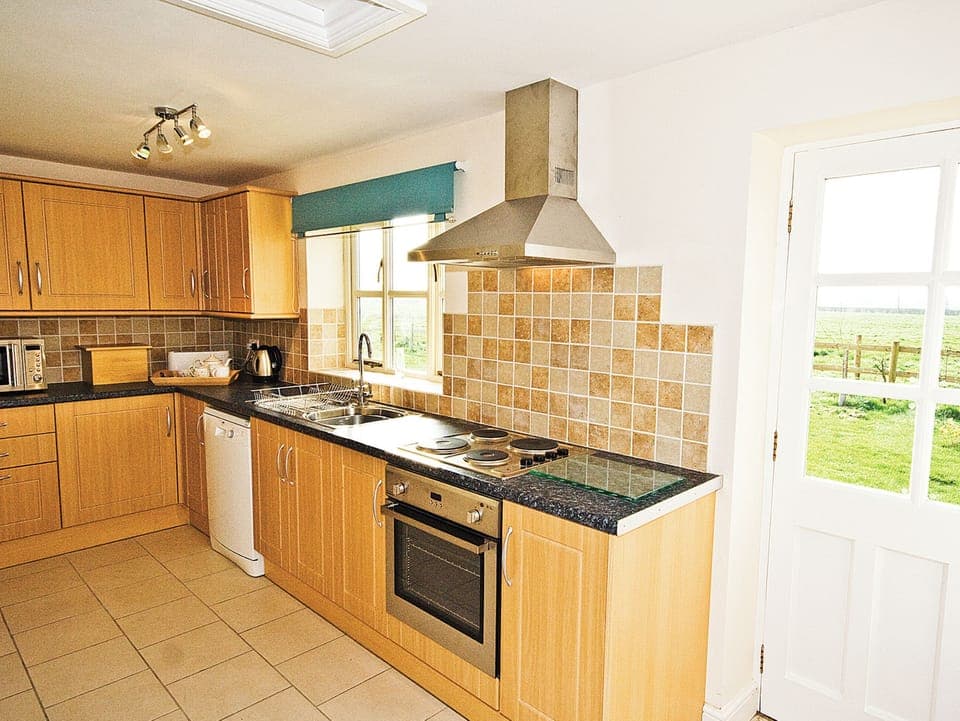 Brook Farm Cottage kitchen | Brook Farm Cottage, Minshull Vernon, Nantwich