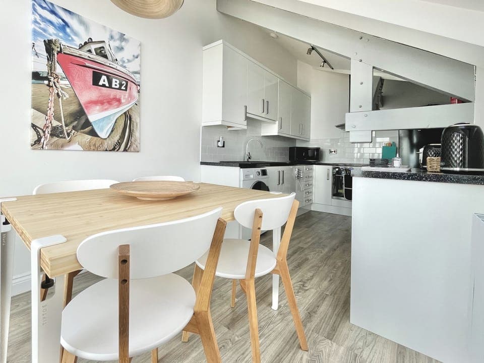 Well equipped, stylish kitchen | Seascape, New Quay