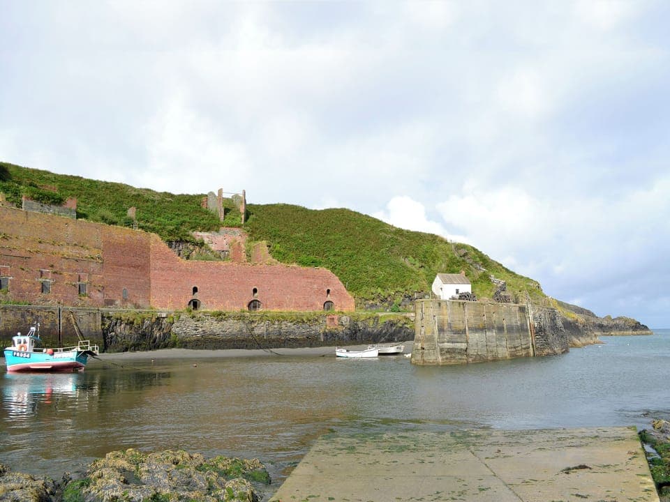 Porthgain Harbour | Cart-Tws Bach, Treffynnon, nr. St Davids
