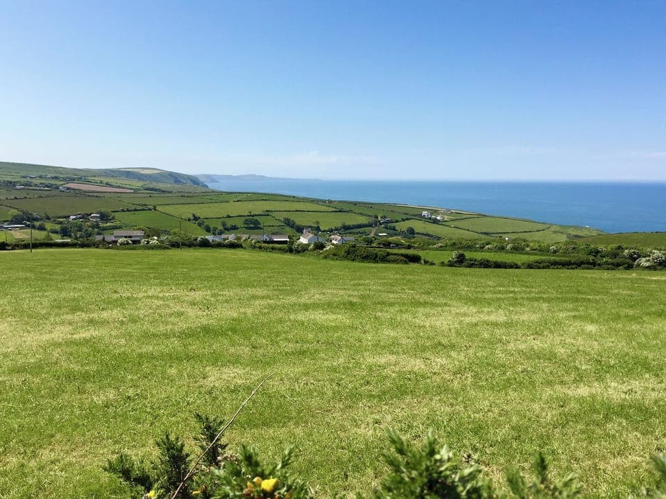 Ideal coast and countryside location within 30 mins drive | Lletty Cottage, Cych Cottage - Lletty Farm, Penrherber, Newcastle Emlyn