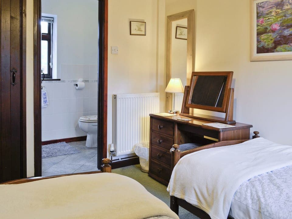 Twin bedroom | Glyn Isa Cottages - Oakleigh Cottage, Rowen, nr. Conwy