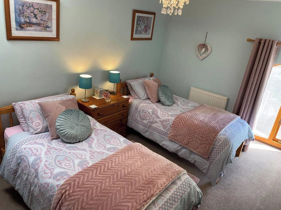 Twin bedroom | Rivers Edge Cottage, Shotley Bridge