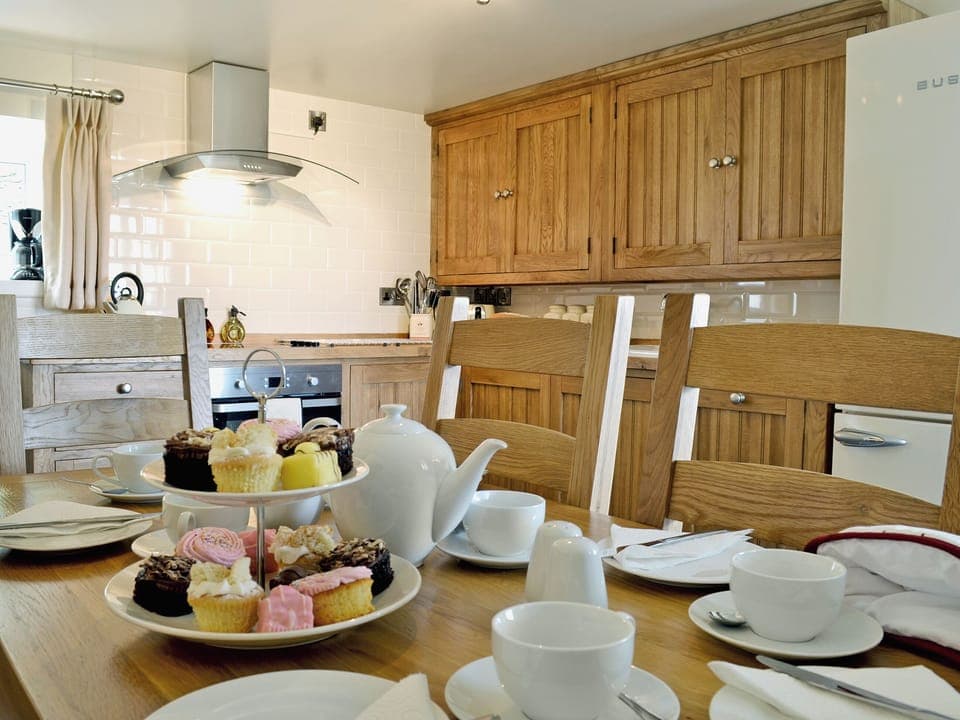 Kitchen/diner | Grofftau Cottages - Golygfa&rsquo;r Mynydd, Pontrhydfendigaid, nr. Tregaron