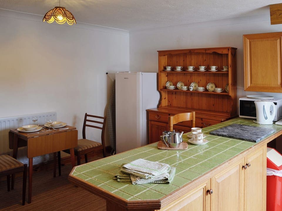 Lovely kitchen diner | Glan-Mor, Pwllheli