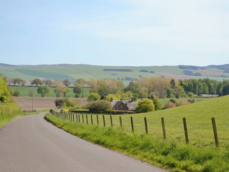 Lovely surrounding area | Strathisla Farm Cottages- Islabank Farmhouse - Strathisla Farm Cottages, Meigle