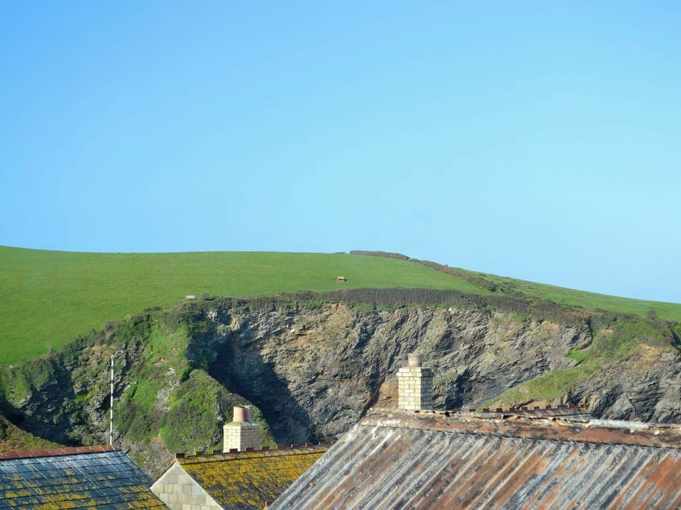 Stunning sandy beaches and cliffside walks nearby | Saundrys Barn, Port Isaac