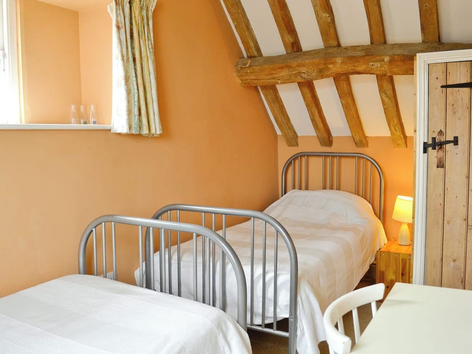 Twin bedroom | The Stable, Whitminster