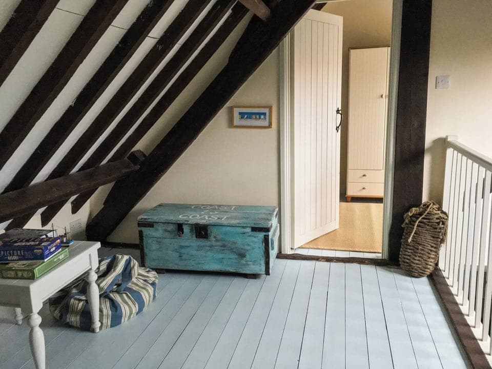 Landing | Trailor Cottage, Weybourne 