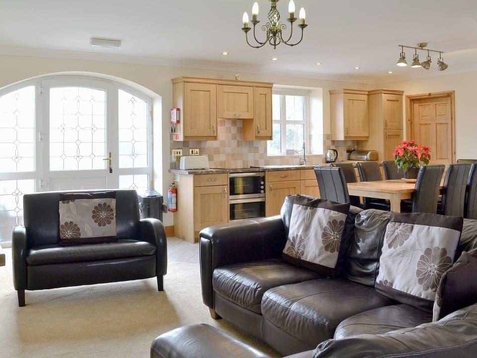 Great open plan style living/ dining room/ kitchen | No 4 Pengraig Draw - Pengraig Cottages, Near Llanfarian