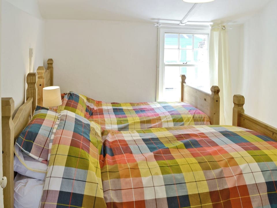 Twin bedroom | Seashells, Cromer