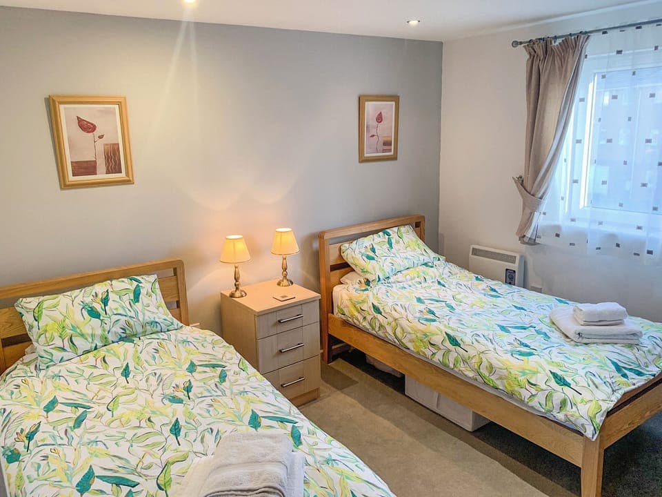 Twin bedroom | Beachlands, Gogledd