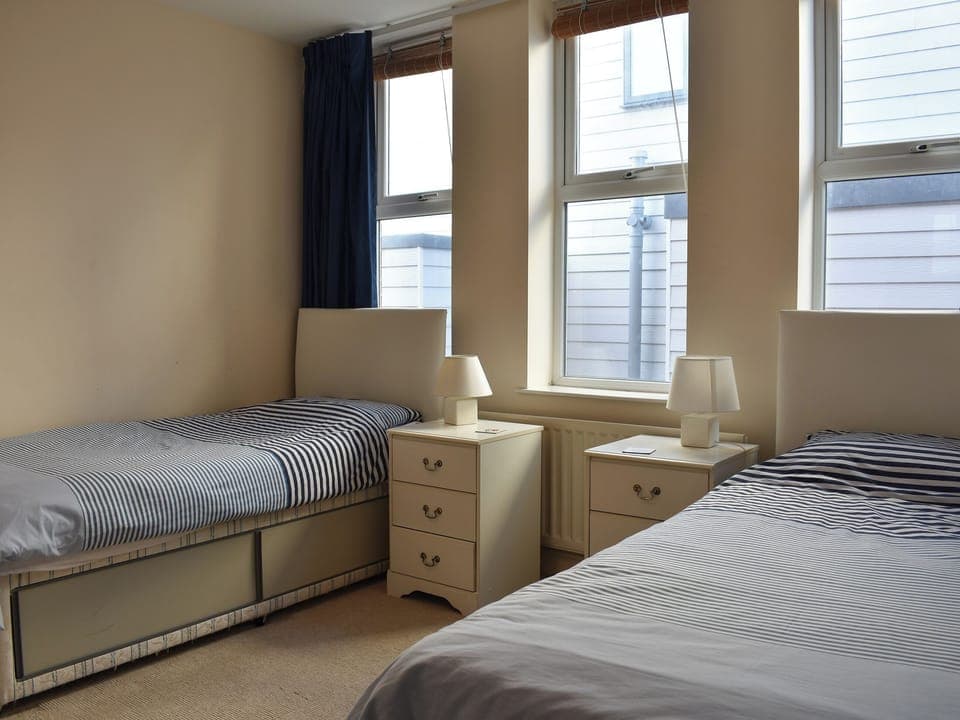 Twin bedroom | Pinecliffe, Southbourne, Bournemouth